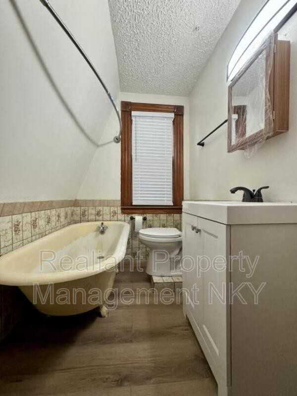 2044 Garrard St - Photo 3 of 9