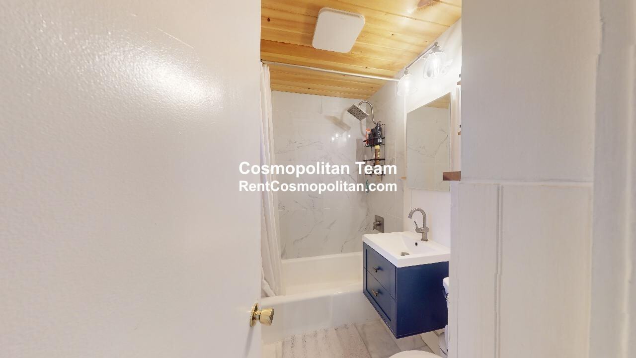 210 Washington Ave #2 - Photo 6 of 7