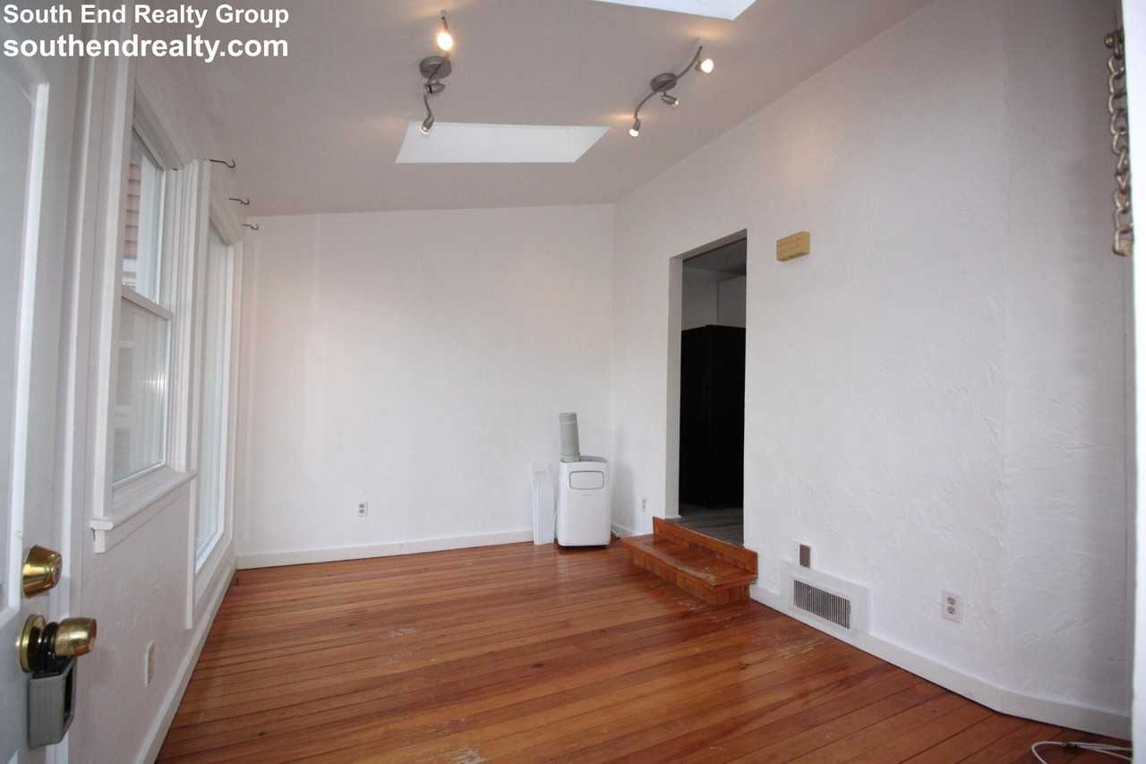 16 Middlesex St #11 - Photo 2 of 23