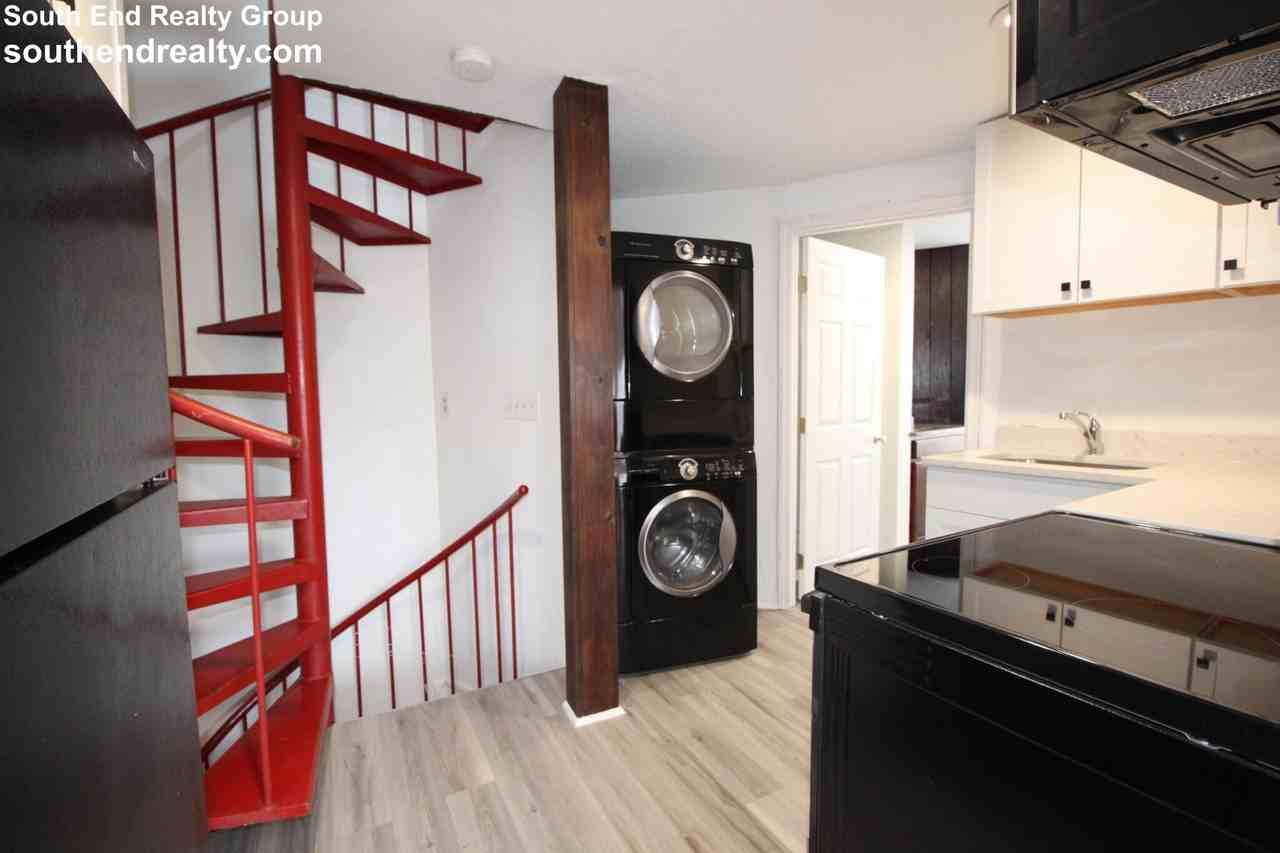 16 Middlesex St #11 - Photo 3 of 23