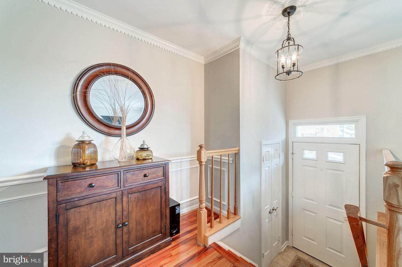 7304 Mallory Cir - Photo 2 of 28