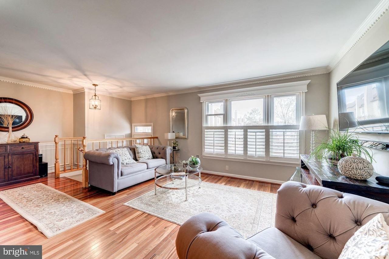 7304 Mallory Cir - Photo 4 of 28