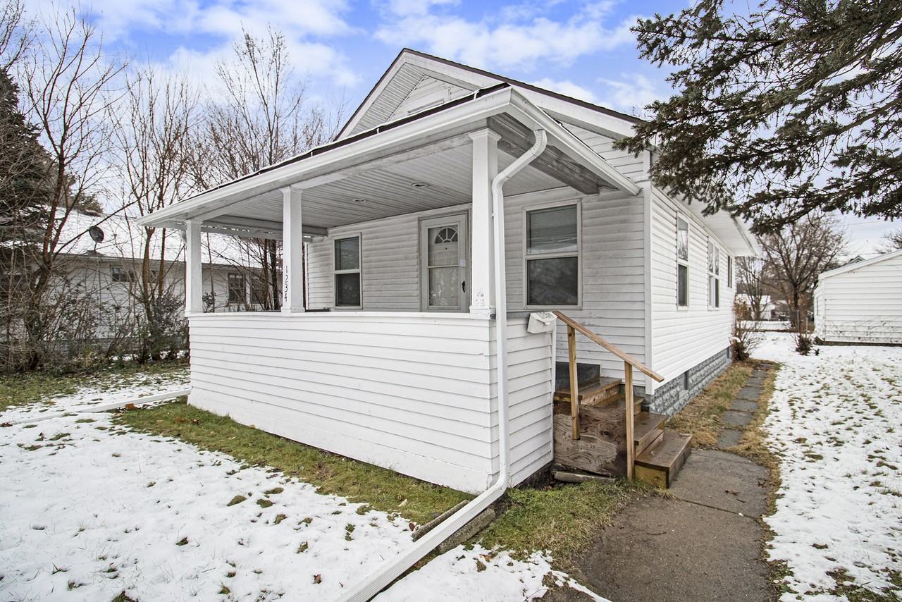 1234 Bissell St - Photo 2 of 17