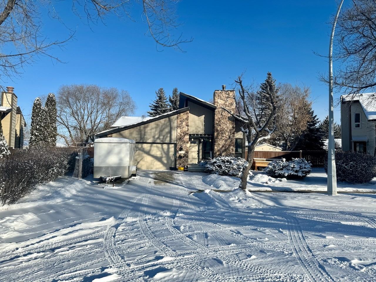 16 Apple Pl - Photo 2 of 44