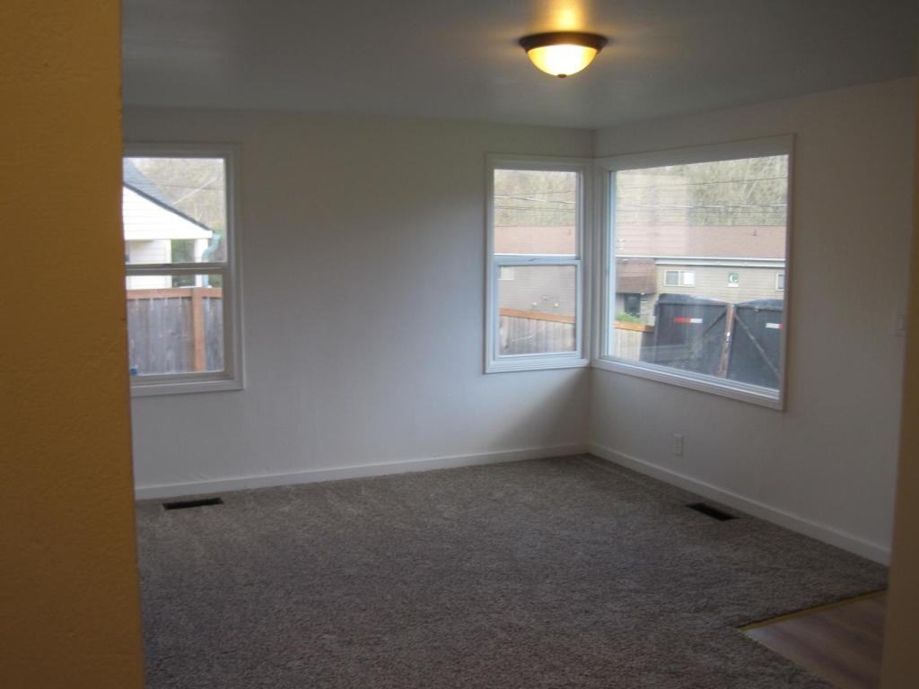 12031 71st Ave S - Photo 4 of 19