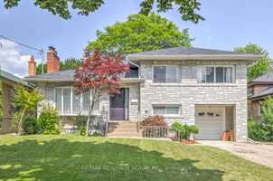 featured image of 387 Willowdale Avenue