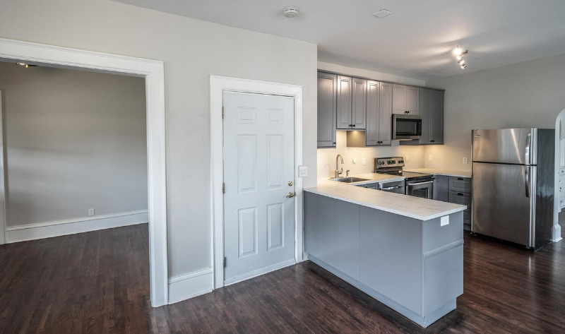 979 Marshall Ave #B - Photo 5 of 14