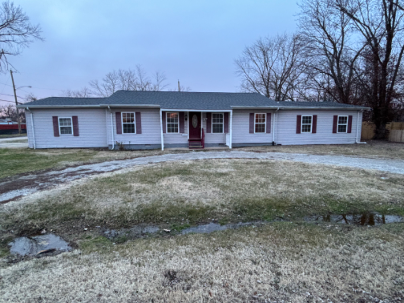 1011 S 56th St, East St. Louis, IL 62207 4 Bedroom House for 1,300