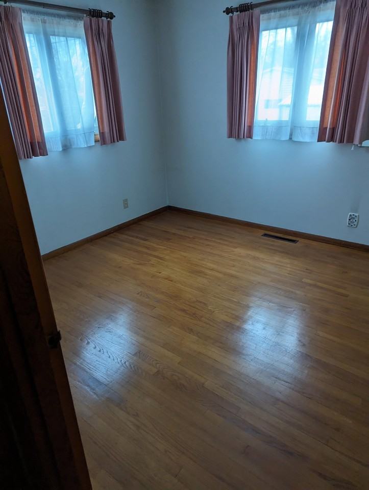 9 Glenview Dr #1 - Photo 6 of 35