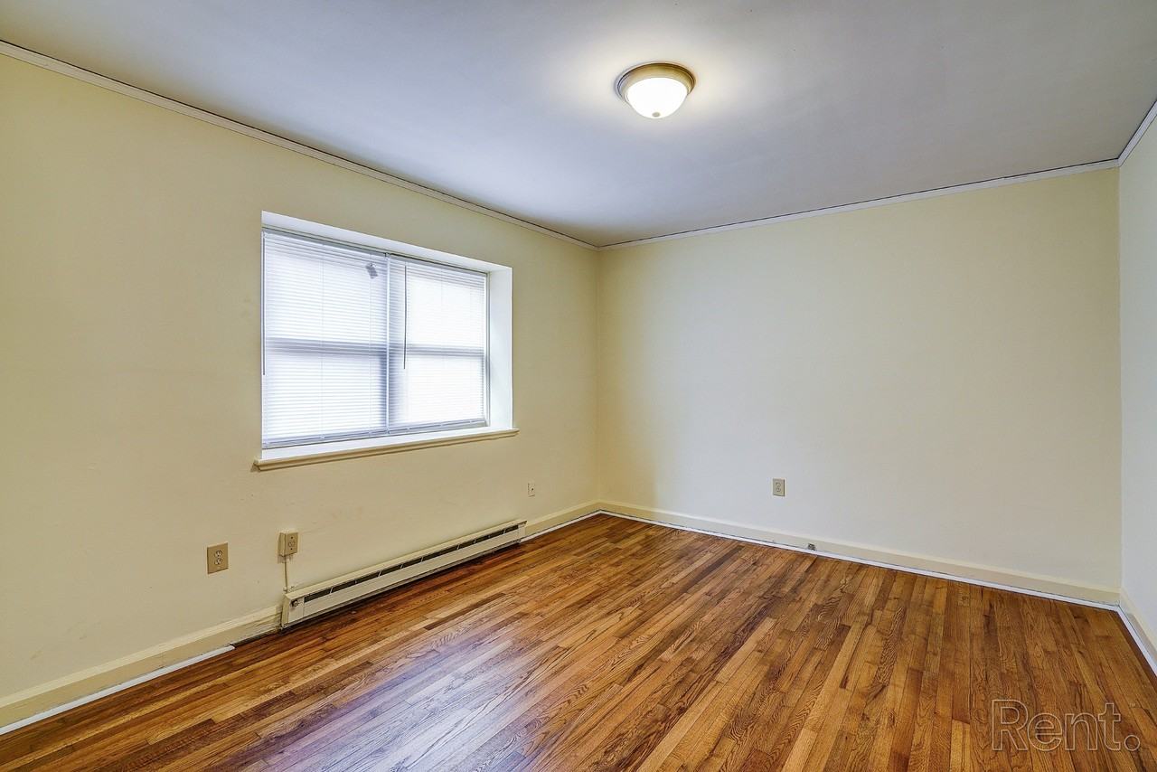 The Raleigh Apartments - Photo 4 of 11