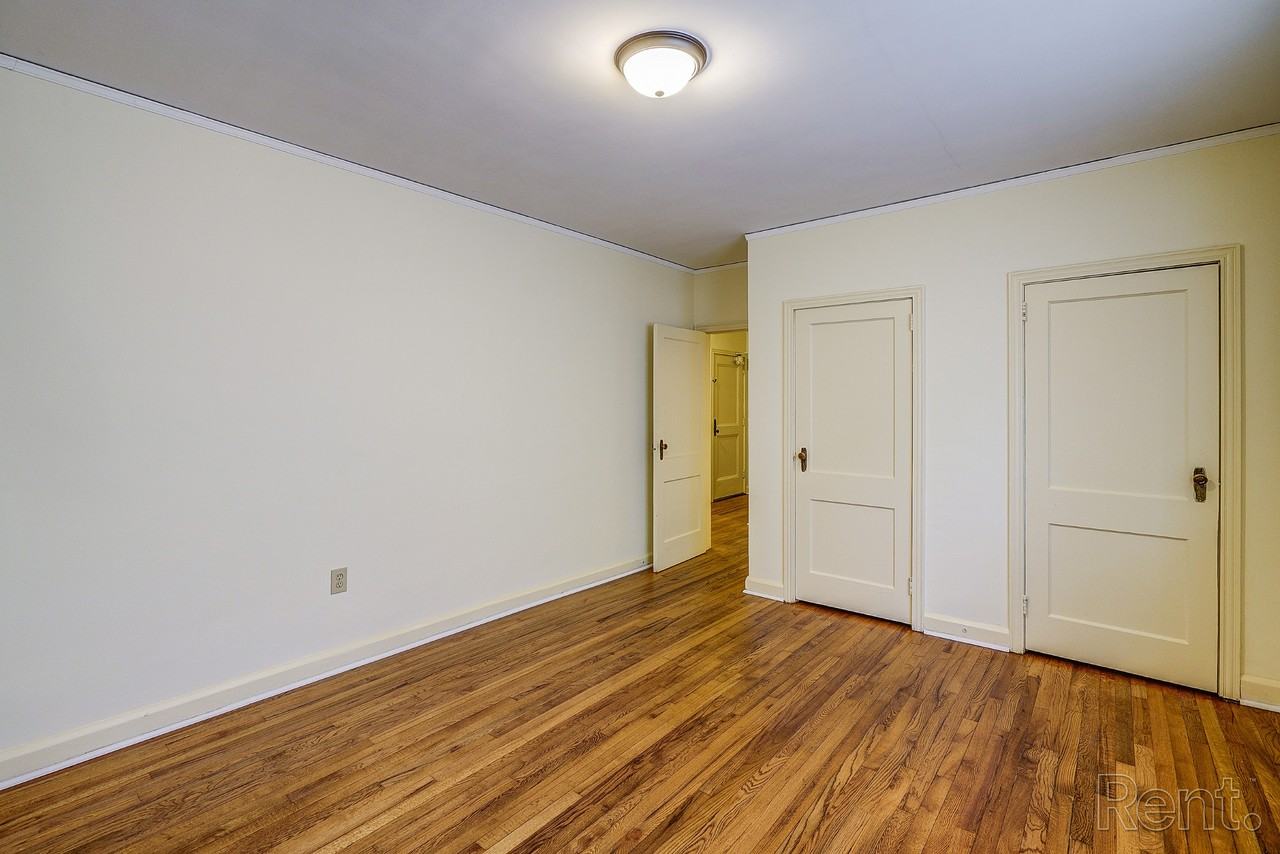 The Raleigh Apartments - Photo 6 of 11