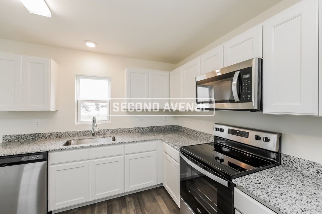 1912 Tanager Ave - Photo 3 of 17