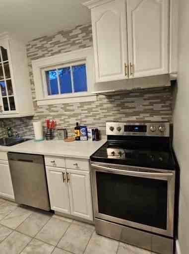 5 Ephgrave Blvd - Photo 3 of 9