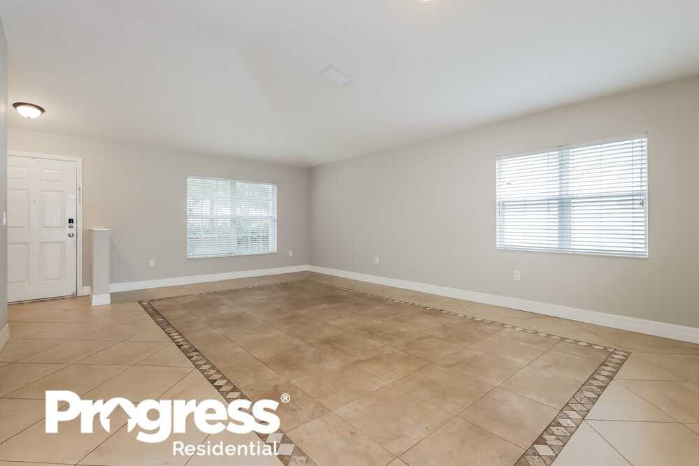 2615 Queen Alberta Dr - Photo 3 of 16