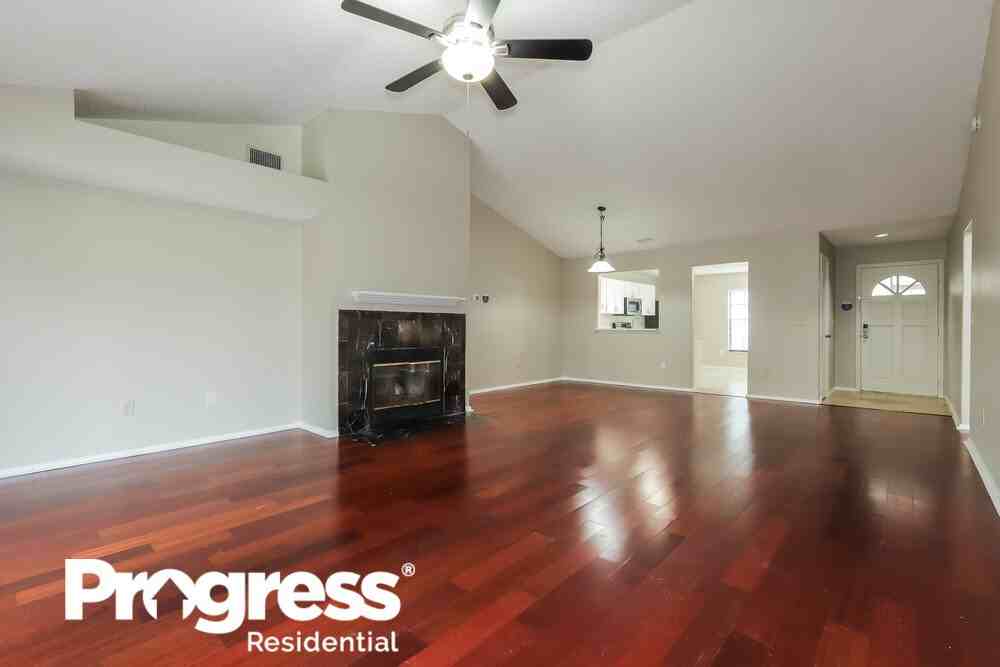 956 Sandywood Dr - Photo 3 of 16