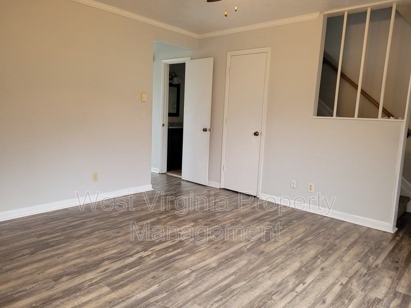 7 Cherrywood Ter - Photo 3 of 16