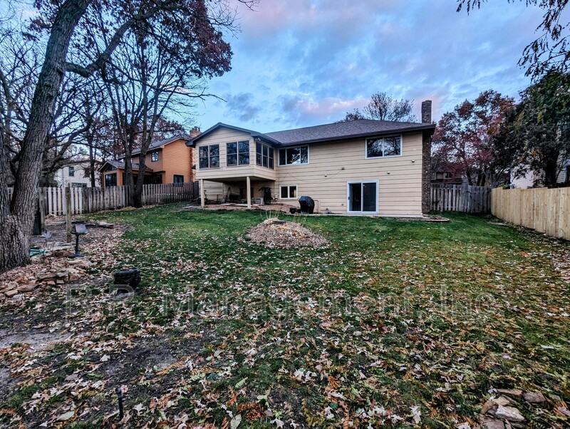 11884 Evergreen Cir Nw - Photo 3 of 26