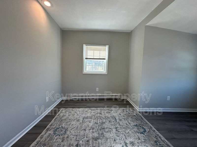 621 C St - Photo 4 of 15