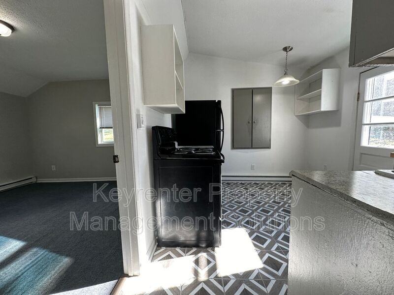 621 C St - Photo 7 of 15