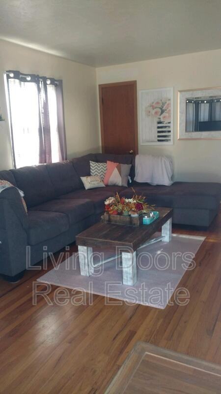 369 S 44th St - Photo 2 of 11