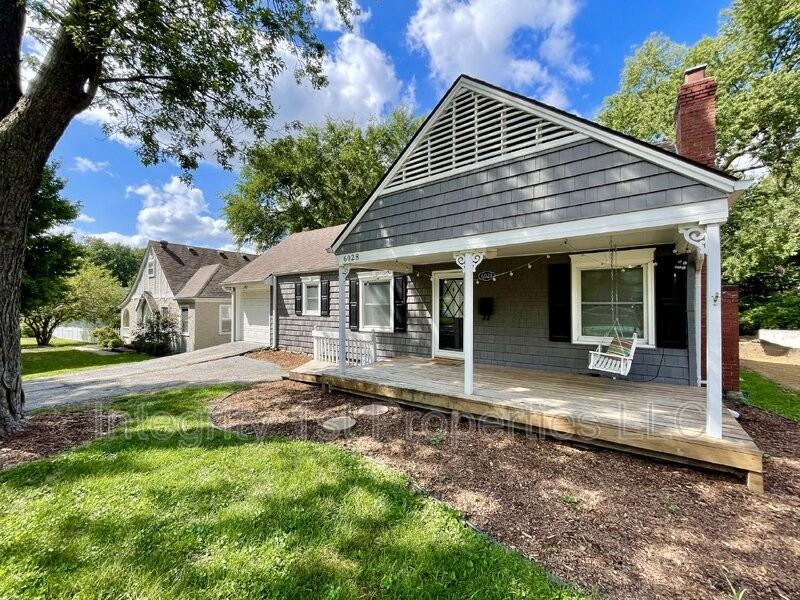 6028 Buena Vista St - Photo 2 of 31