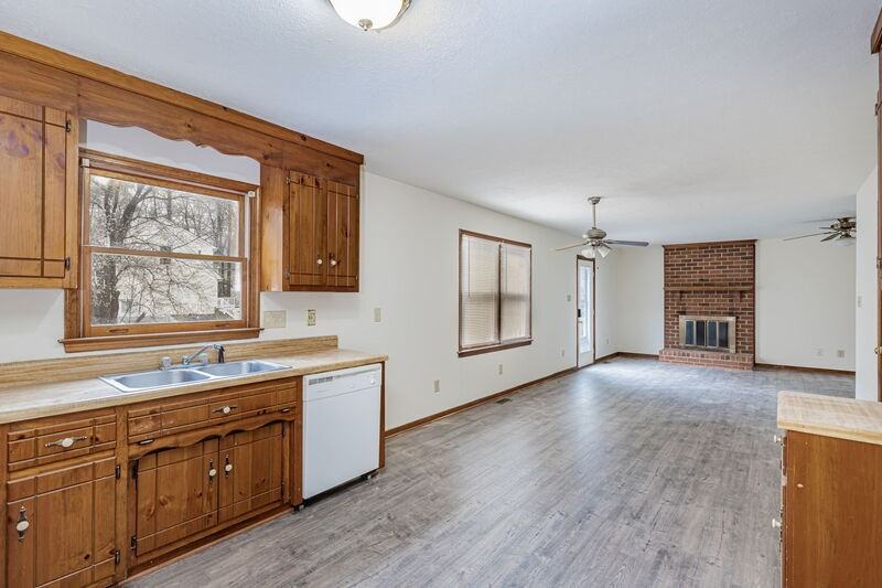 13732 War Admiral Dr - Photo 3 of 20