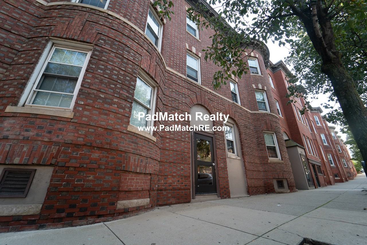 54 S Huntington Ave #1