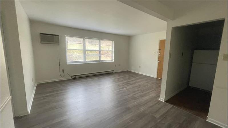 407 Colonial Dr #42 - Photo 2 of 9