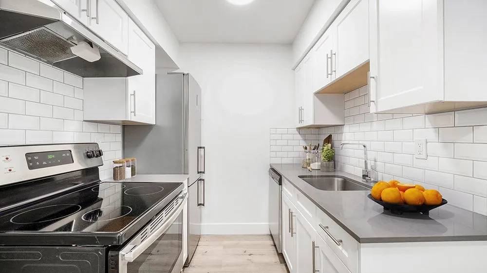825 E Eighth Ave - Photo 5 of 15