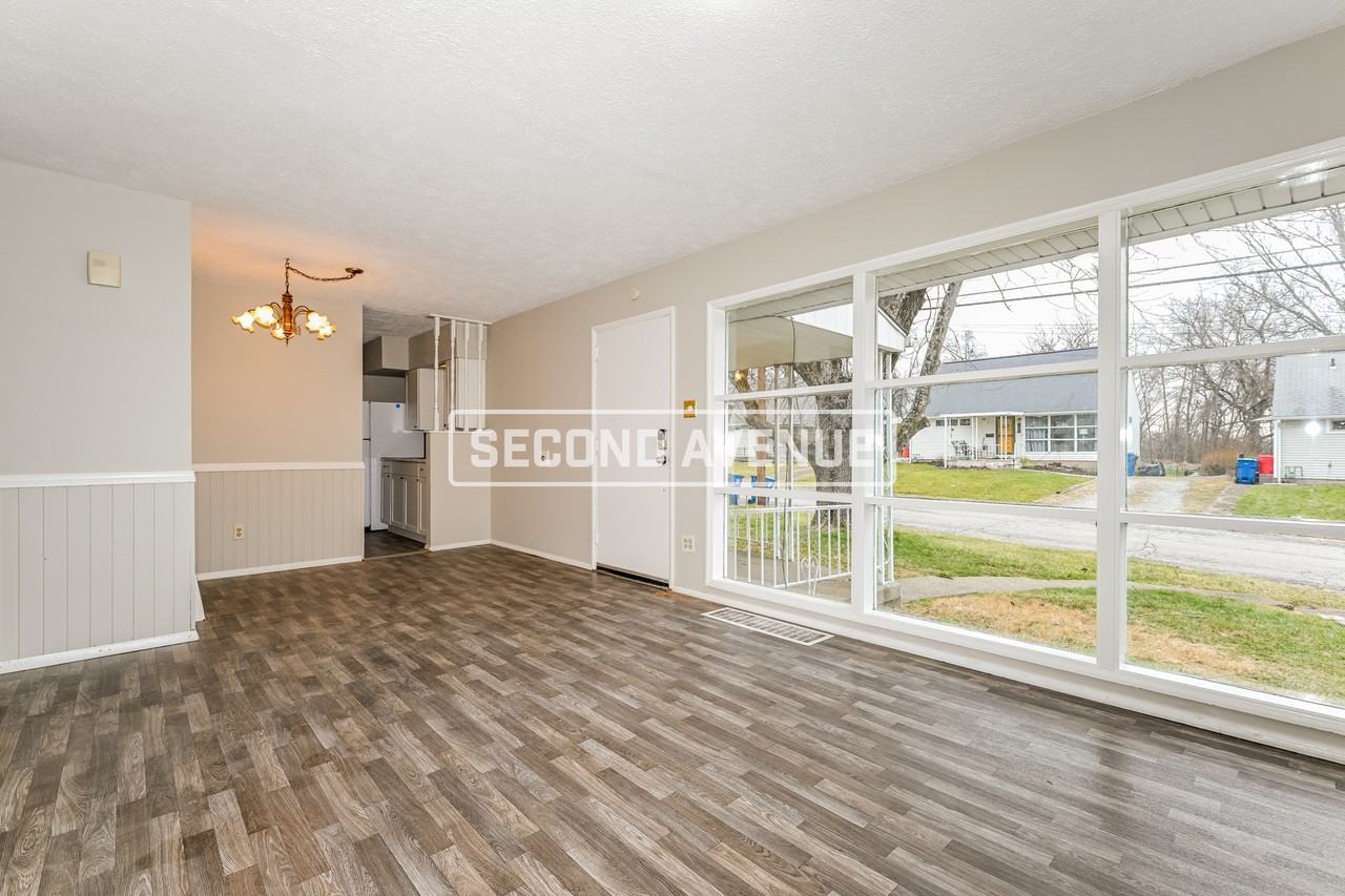 148 Bryant Dr - Photo 2 of 13