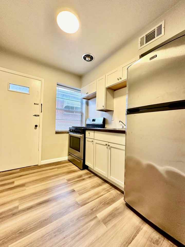 6236 Nagel Avenue #C - Photo 2 of 9