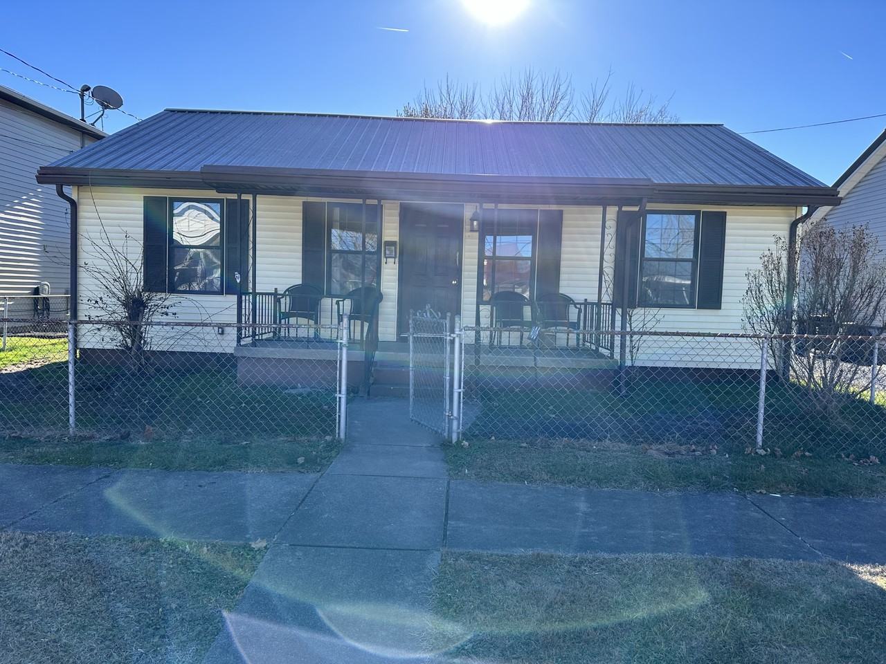 1406 14th St NA, Nitro, WV 25143 3 Bedroom House for 950/month Zumper