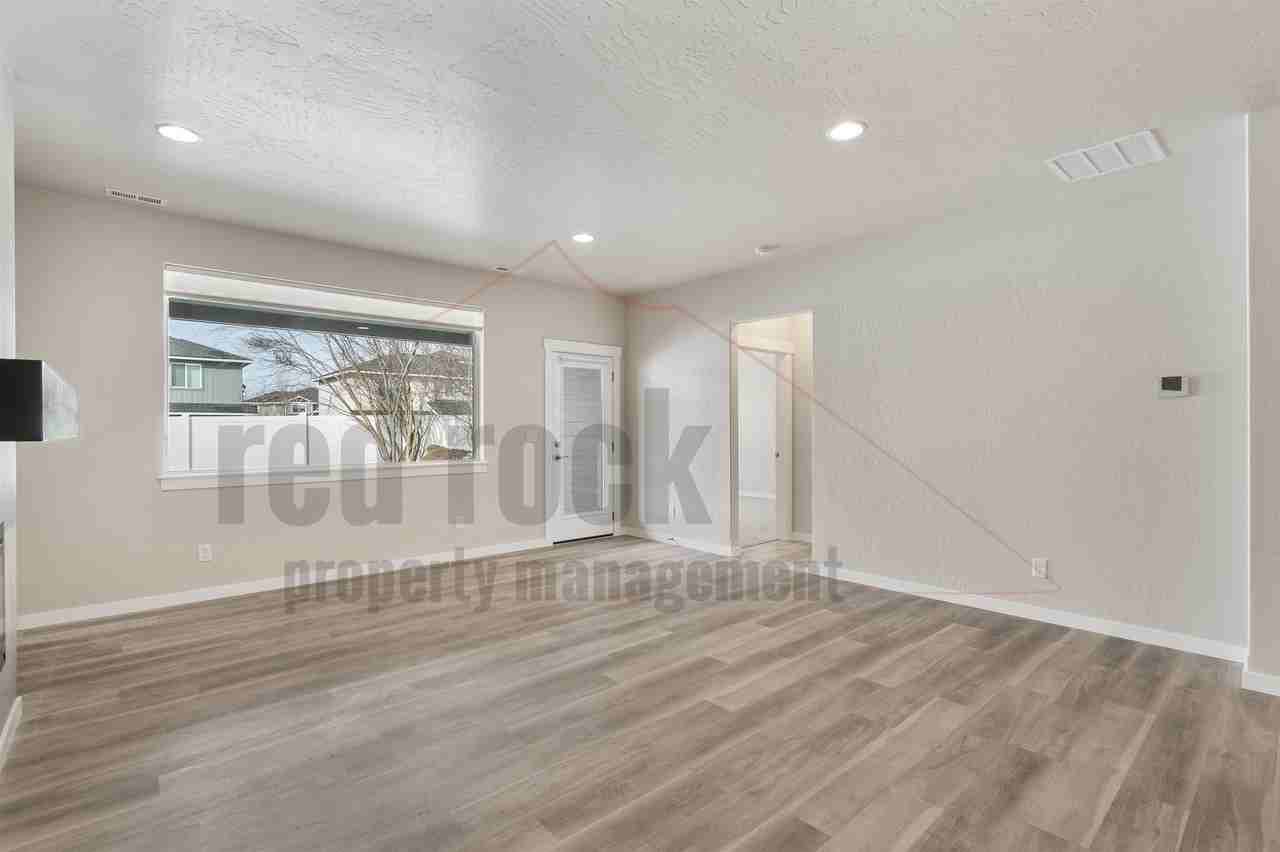 1326 N Tschirley Rd #1 - Photo 6 of 38
