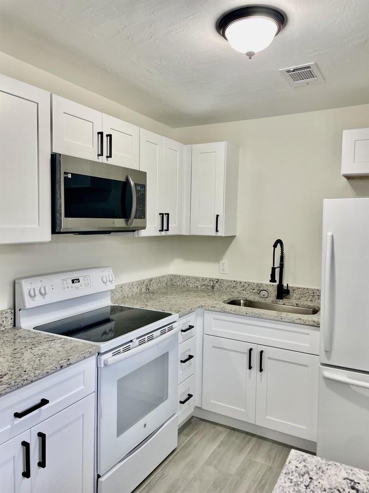4140 Washington Ave #1 - Photo 4 of 31