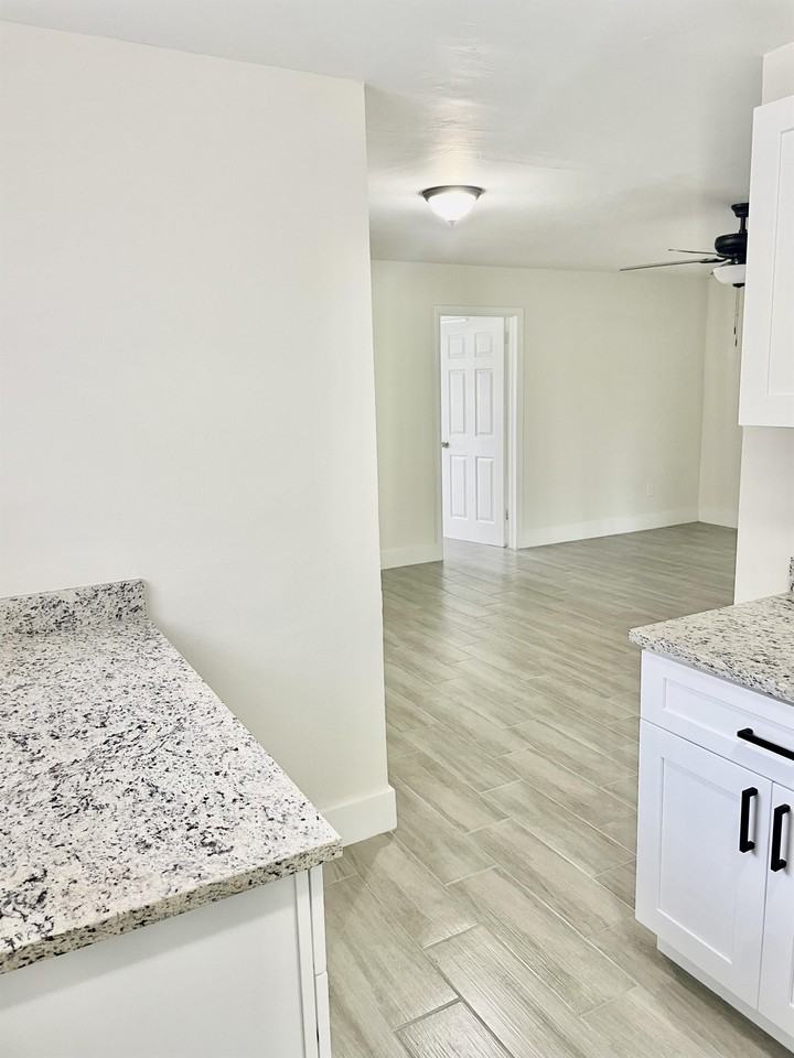 4140 Washington Ave #1 - Photo 5 of 31