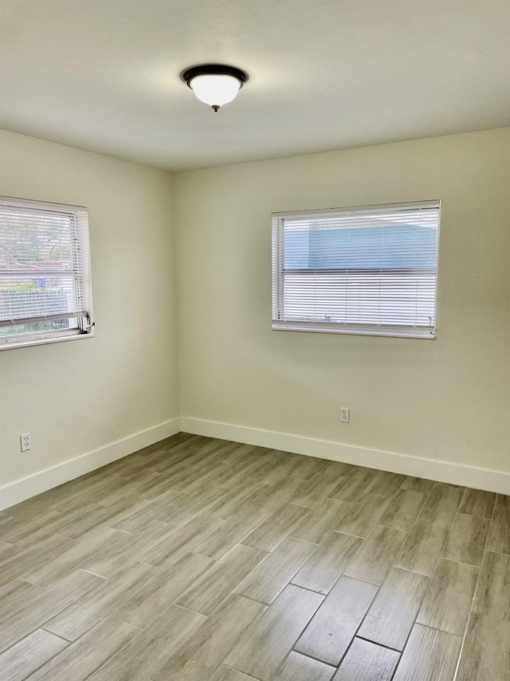 4140 Washington Ave #1 - Photo 7 of 31