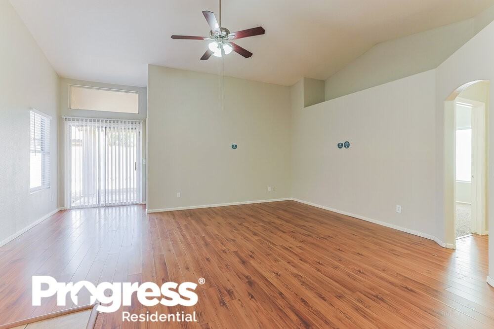 2625 S 156th Ave - Photo 3 of 16