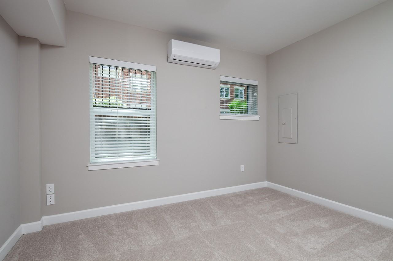1012 Duke St #1 - Photo 6 of 8