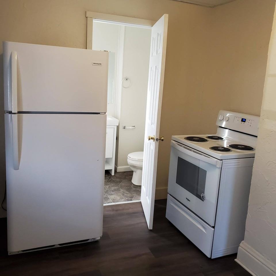 1209 Franklin St - Photo 5 of 13