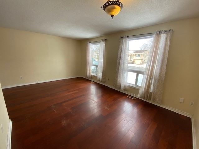 164 Sutherland Dr #1 - Photo 3 of 26