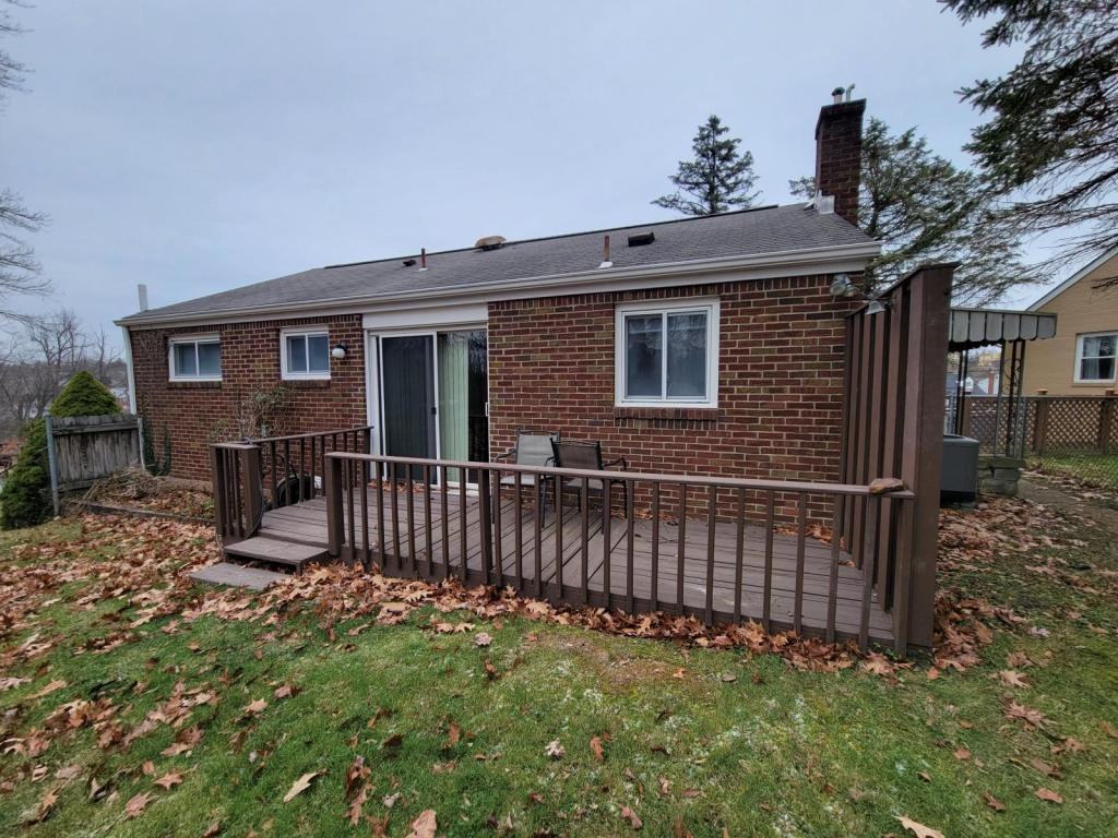 137 Rosemont Dr - Photo 2 of 40