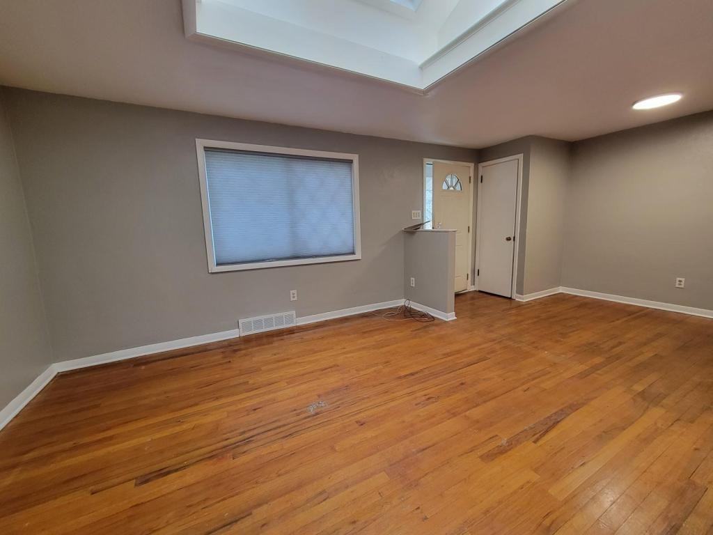 137 Rosemont Dr - Photo 5 of 40