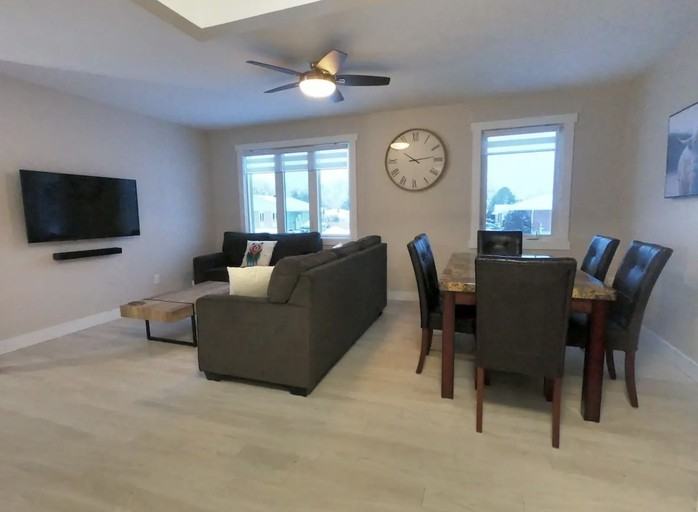 1071 Woodbine Ave - Photo 3 of 14