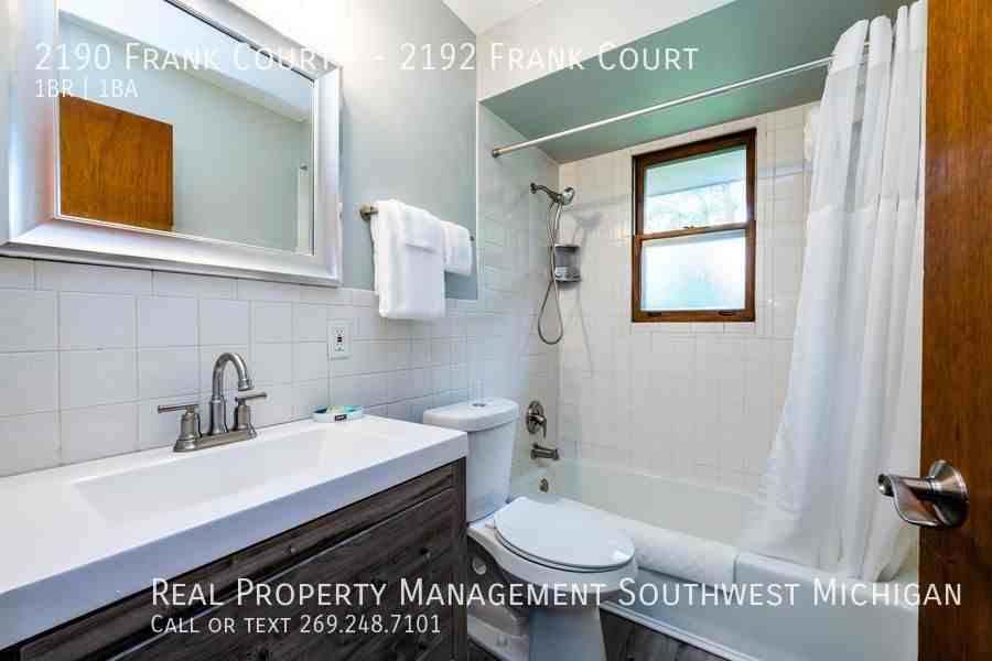 2190 Frank Ct - Photo 2 of 14