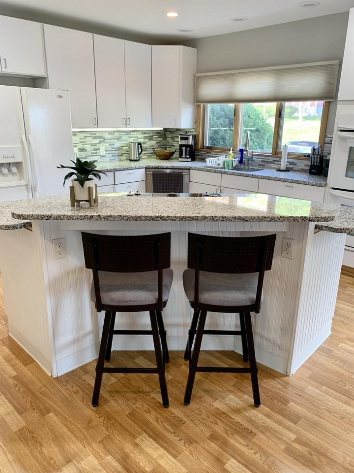 102 5th Street Southwest - Photo 3 of 10