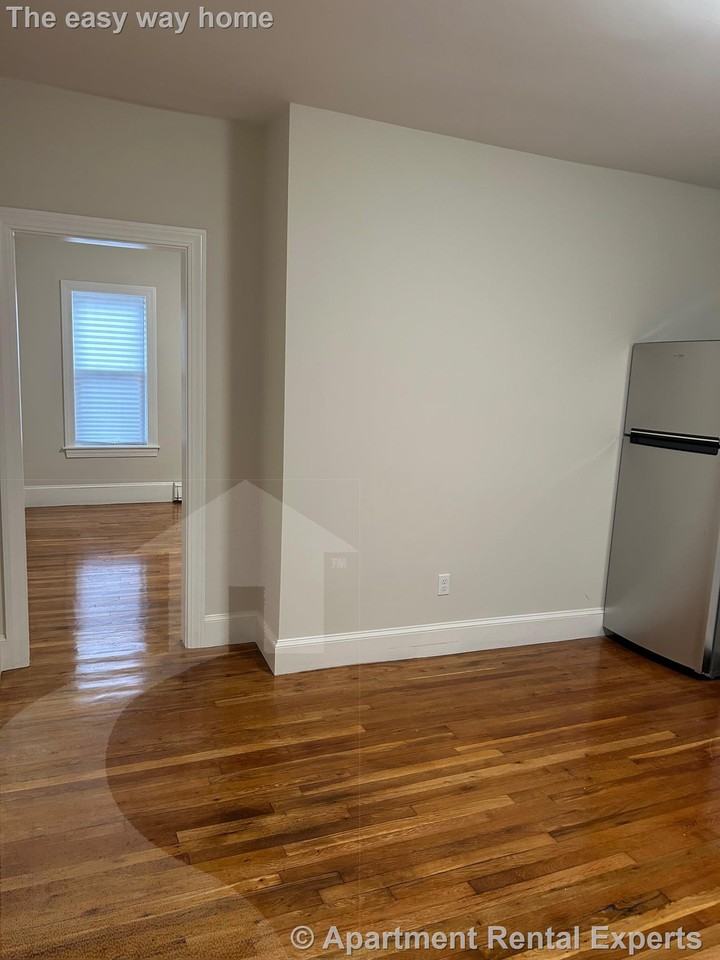 223 Albion St #1 - Photo 3 of 9
