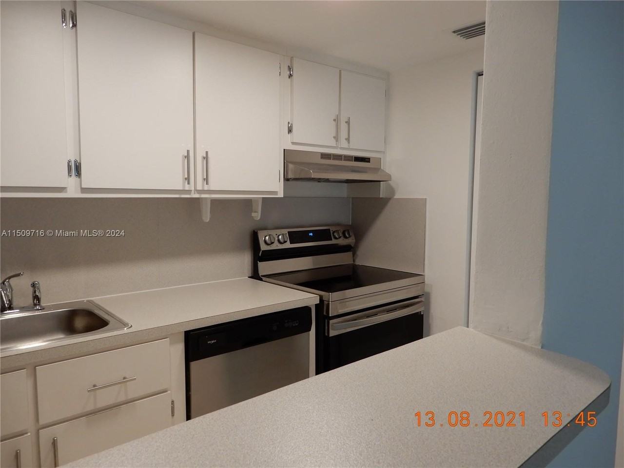 13960 Lake Placid Ct #C25 - Photo 3 of 8