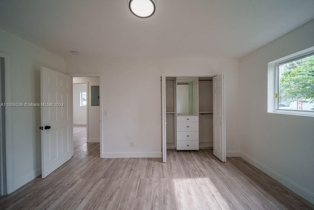 1051 Park Dr - Photo 2 of 8