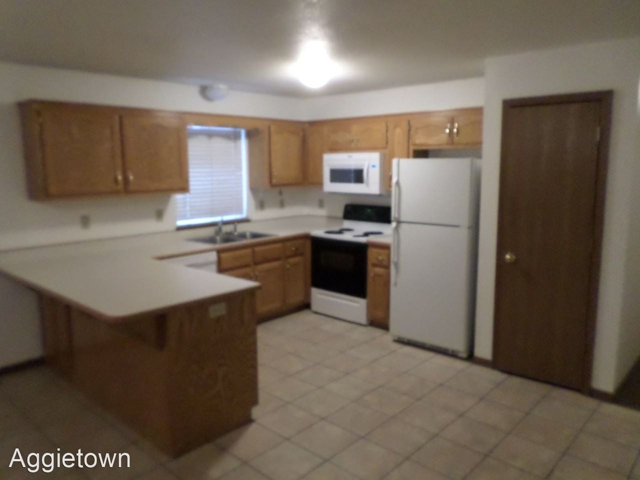 920-922 Osage - Photo 2 of 8