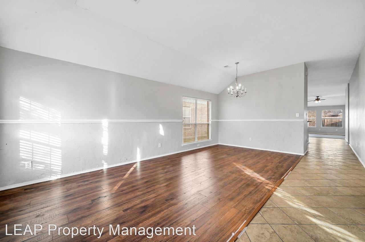 4910 Silverweed Dr - Photo 2 of 23